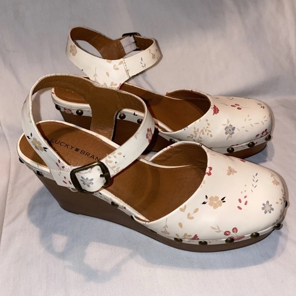 Lucky Brand Off-White Floral Leather Wedge Sandals 8 - Picture 1 of 16